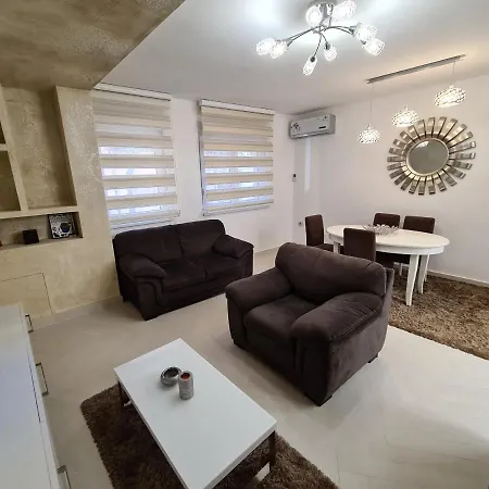 Apartamento Adonis