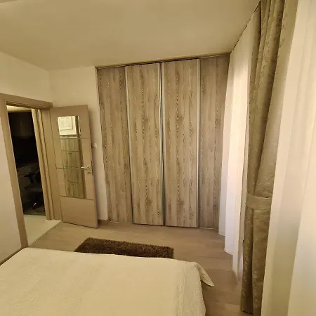 Apartment Adonis *